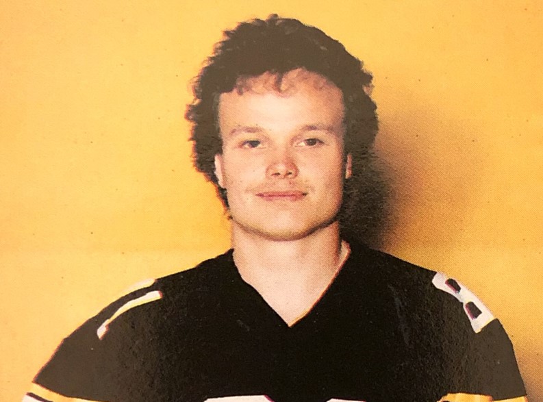 Jeff Anttila - Image courtesy of https://hawkeyerecap.com/1992_football_cards.asp