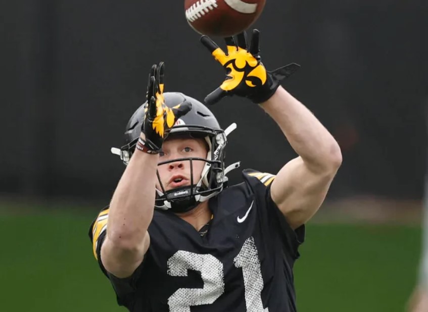 Kaden Wetjen - Iowa Hawkeyes Player Profile | Football - Summary of Iowa  football and basketball games