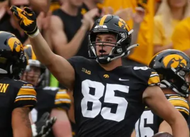 Luke Lachey - Image courtesy of https://draftwire.usatoday.com/lists/2023-nfl-draft-tight-ends-rankings-watch-list/