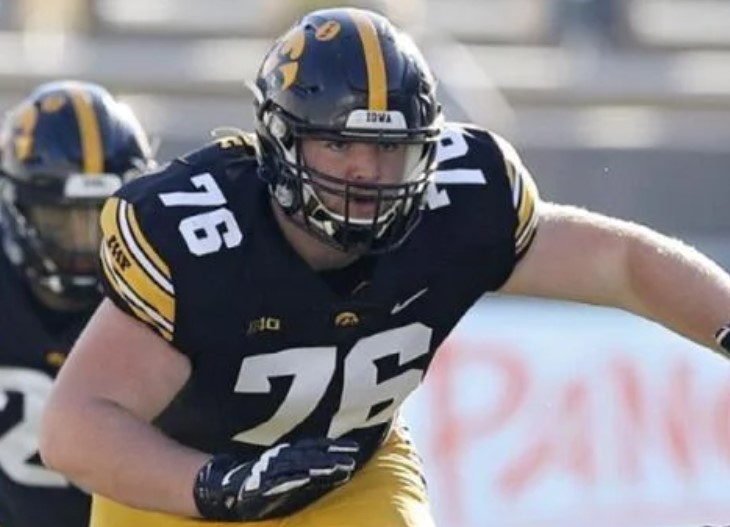 Tyler Elsbury - Image courtesy of https://www.wrex.com/sports/elsbury-prepared-to-start-at-left-guard-for-iowa/article_5a916280-02fe-11ed-876c-675c164826a9.html
